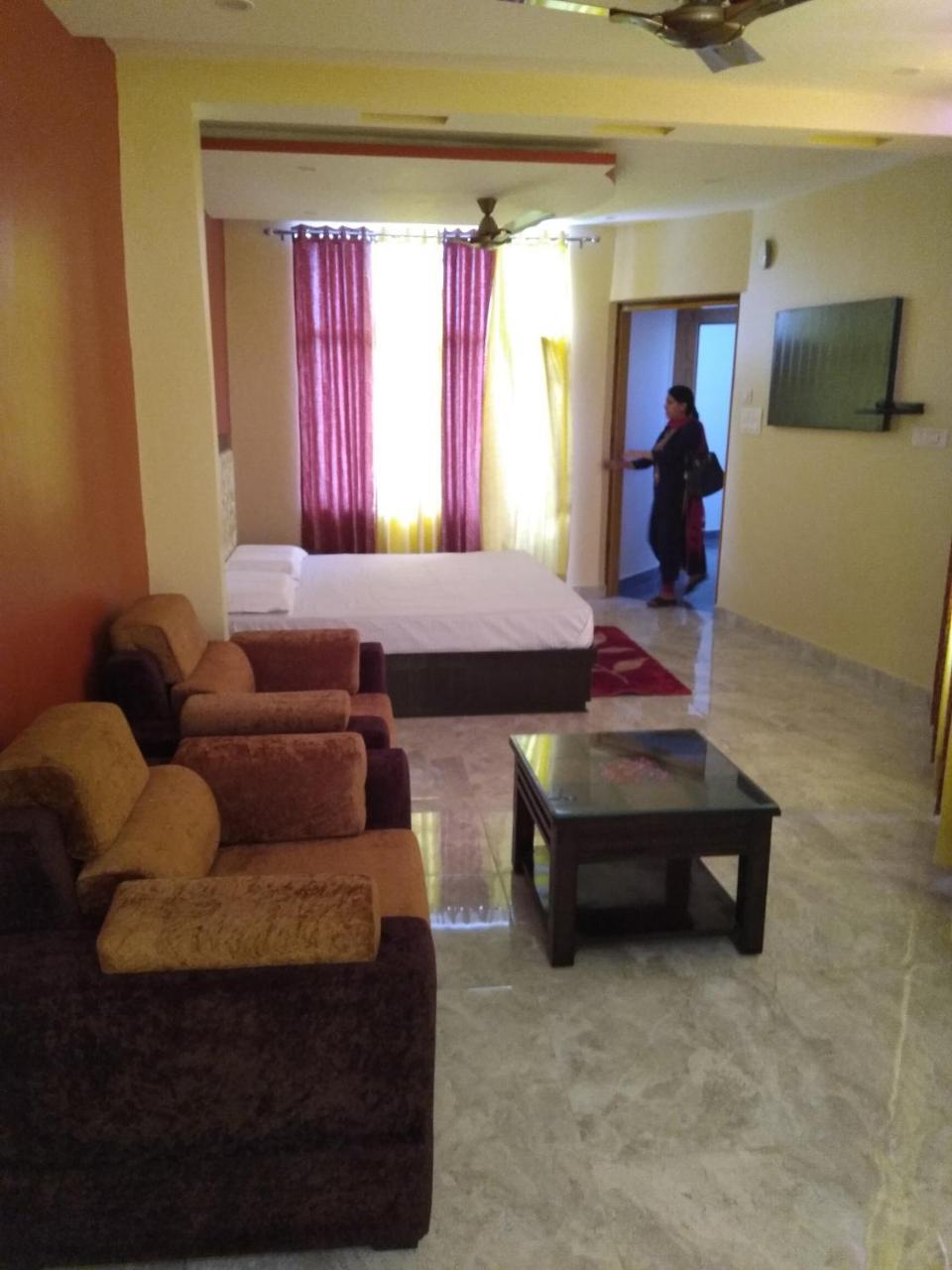 Hotel Sky Bule & Restaurant Khas Nagrota Bagian luar foto